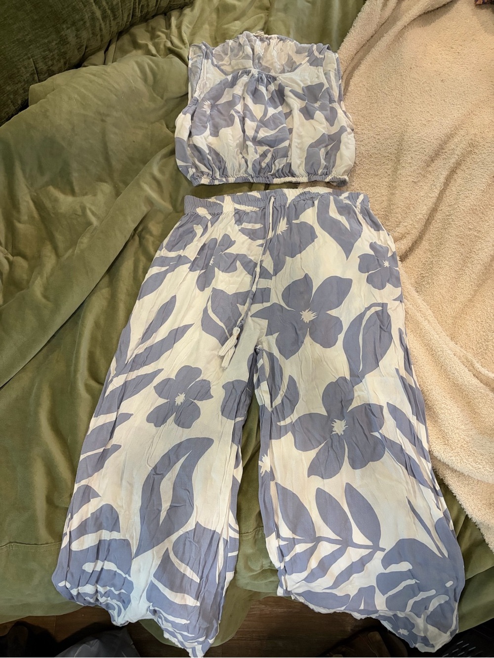 Women's Light Blue Floral Wide-Leg Pants - Matching Set